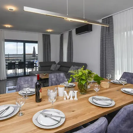 Mi In - Haus Für 8 Personen Villa