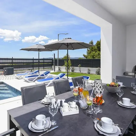 Mi In - Haus Für 8 Personen Villa Orebić