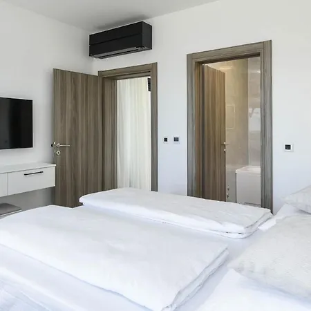 Mi In - Haus Fuer 8 Personen Orebić