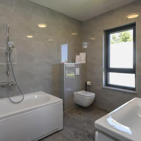 ヴィラ Mi In - Haus Fuer 8 Personen *